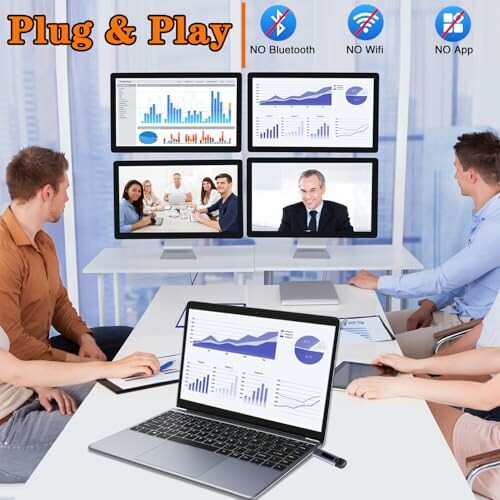 Menschen in einem Büro mit mehreren Bildschirmen arbeiten.